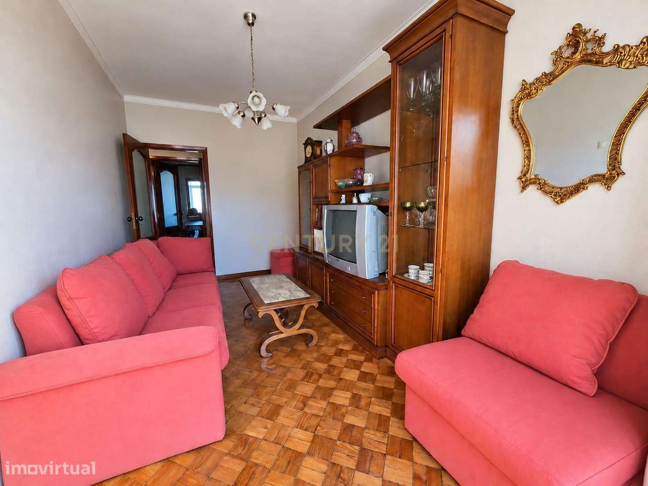 Moradia T3 com garagem, pátio e anexo, em frente ao Pingo Doce da Vend-2