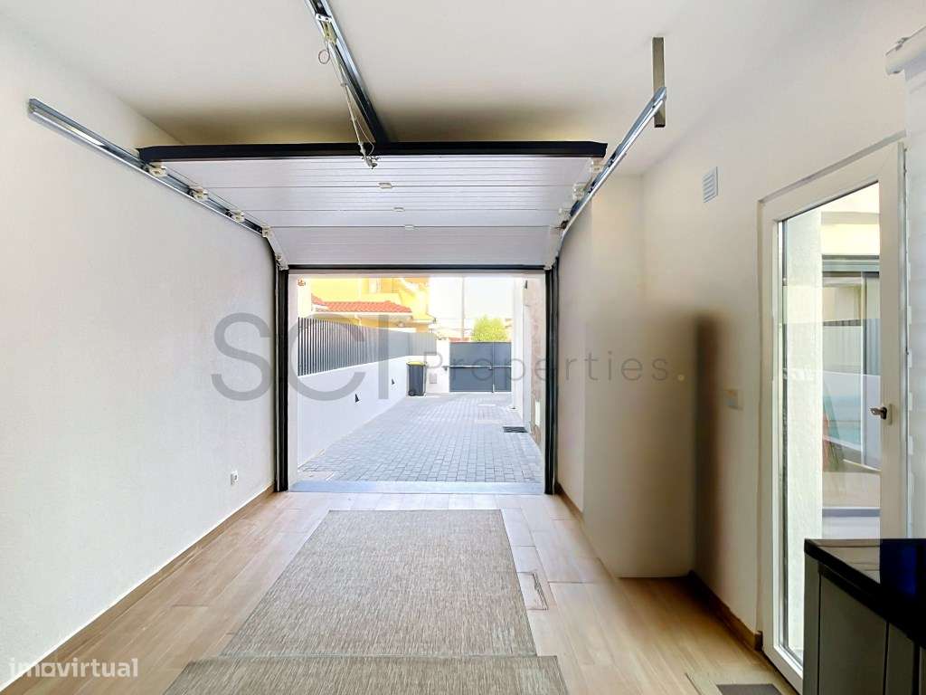 Moradia T3 Como Nova, com Garagem e Piscina em Fernão Ferro-41