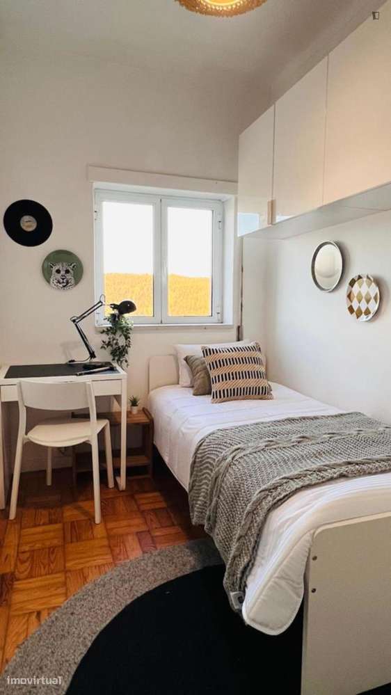 Quarto - localizado em Olivais Coimbra - Grande imagem: 2/13