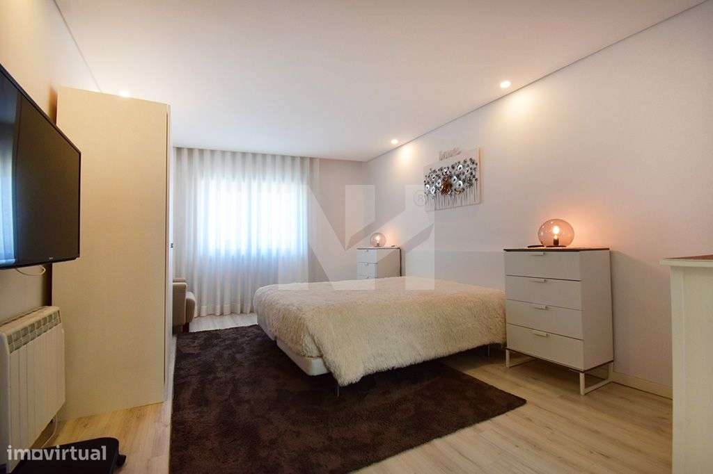 Apartamento T3 | 1ª Linha de Mar | Árvore-17