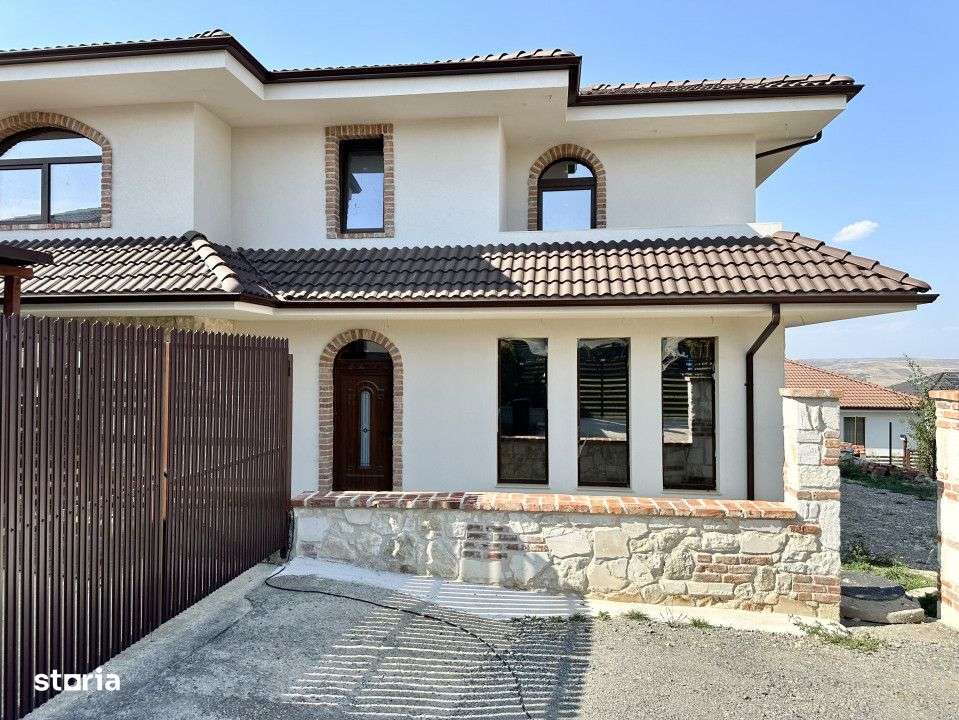 Casa individuala, 150 mp, 4 camere, 4 bai, teren 450 mp, Dezmir-1