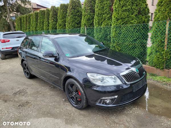 Skoda Octavia Combi 2.0 TDI CR DPF DSG RS - 3