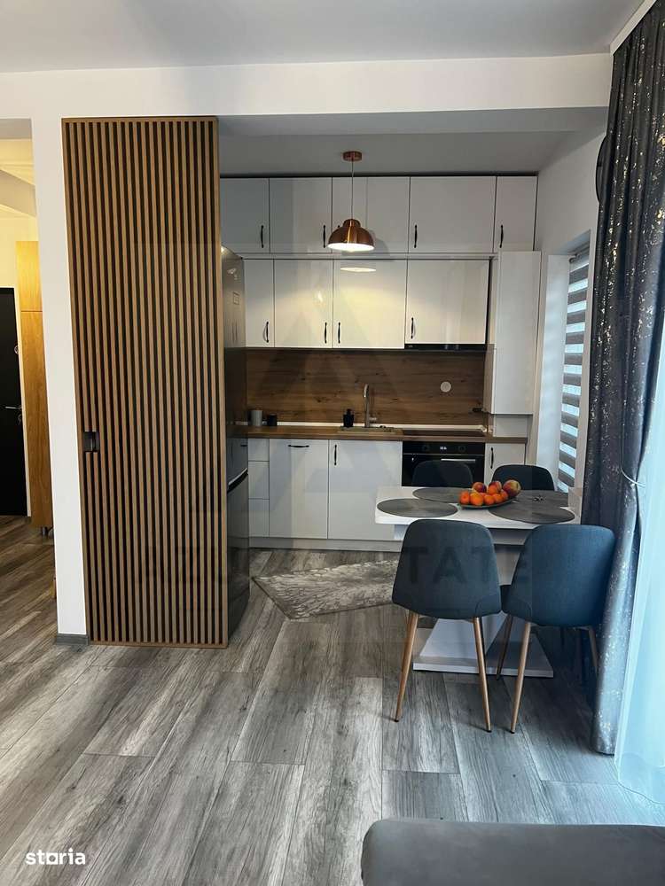 Apartament ultrafinisat 2 camere curte proprie si parcare in Selimbar - Imagine principală: 2/12