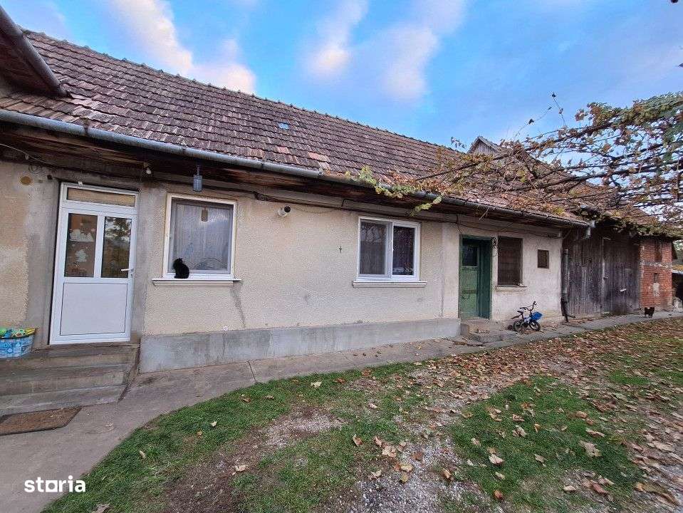 Casa individuala de vanzare cu livada si teren generos in Luna de Sus - Imagine principală: 4/6