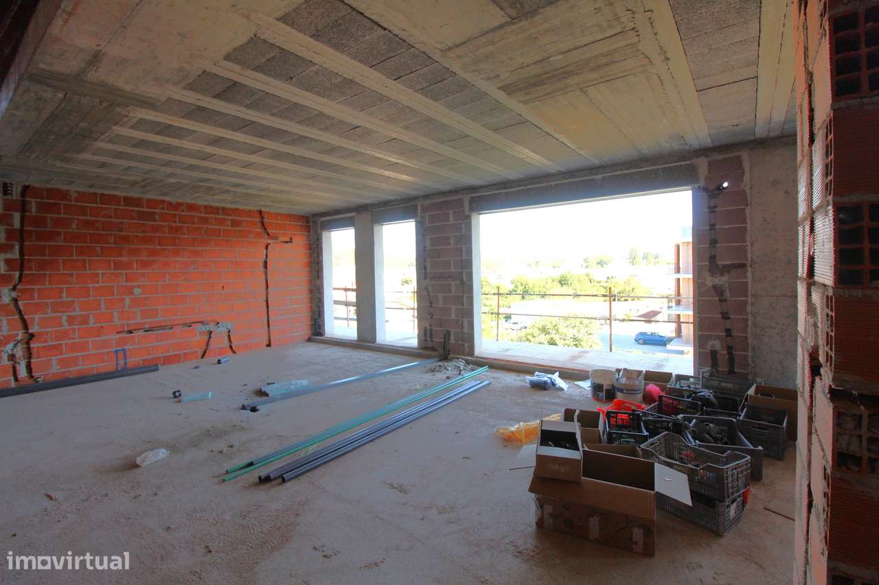 Apartamento Duplex T2 + 2 com entradas independentes na Cumieira-6