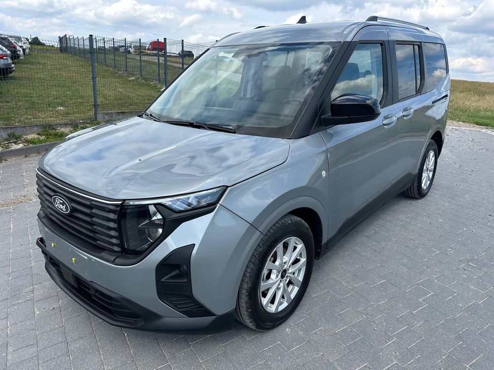 Ford Tourneo Courier 1.0 EcoBoost Titanium 2024