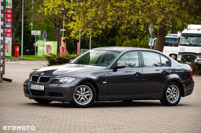 BMW Seria 3 320i - 3