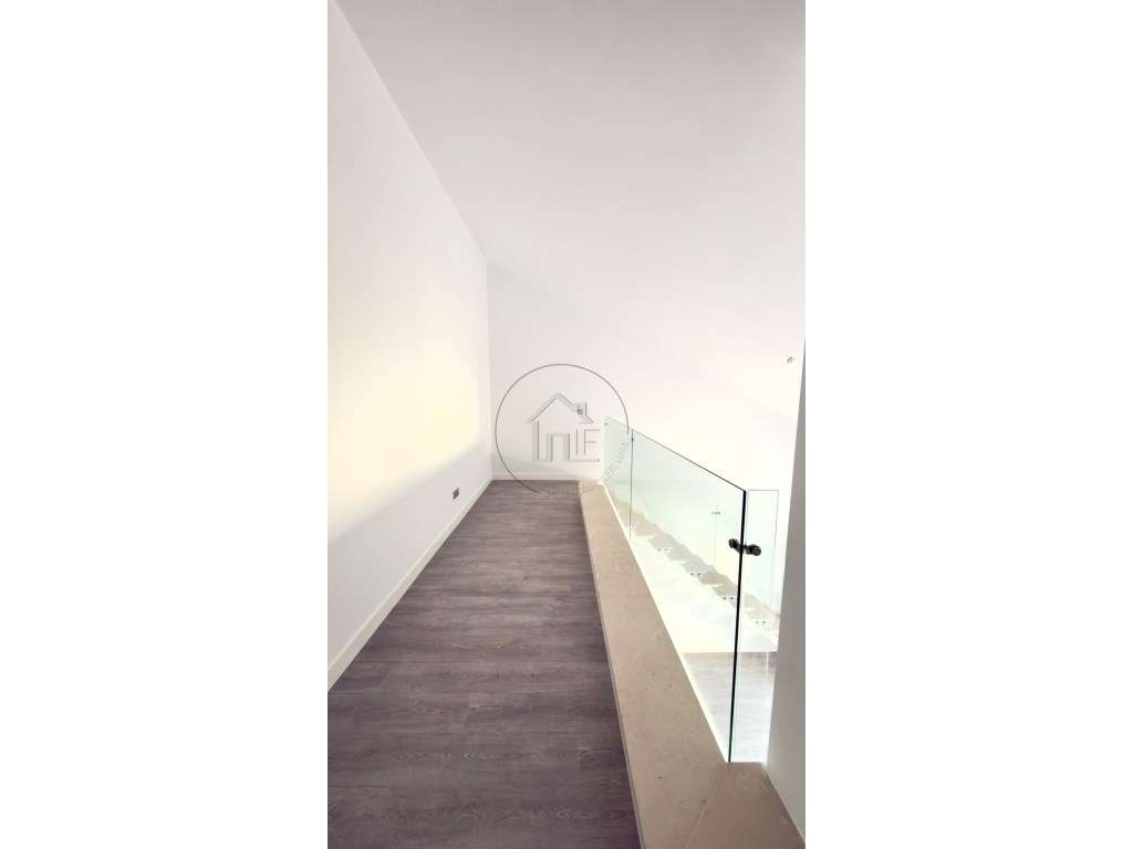 Apartamento T2 Duplex Novo Pinhal Novo-25