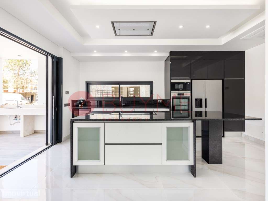 Moradia de Luxo Previlege V3+1 com Garagem perto da Praia - Vilamoura - Grande imagem: 5/52