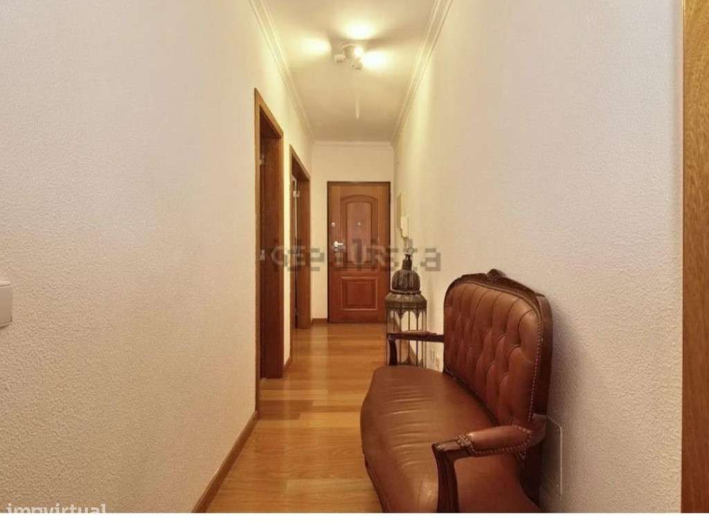 Bairro Salgado - T2 Espetacular com Parqueamento e Arrecadação-5