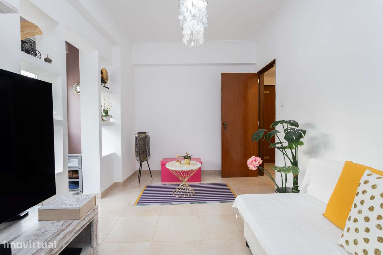 Encantador T2 no Centro da Amadora – Oportunidade Imperdível! - Grande imagem: 2/21