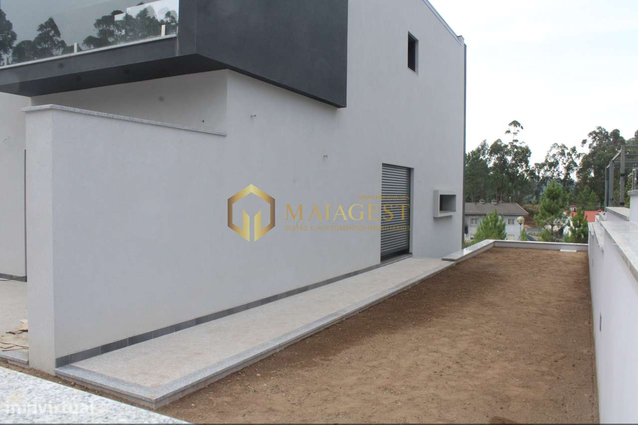 Moradia de Alta Qualidade em Lobão, Santa Maria da Feira - Grande imagem: 2/40