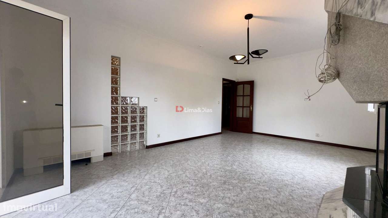 Moradia Isolada T4 Venda em Santa Maria da Feira, Travanca, Sanfins e-3