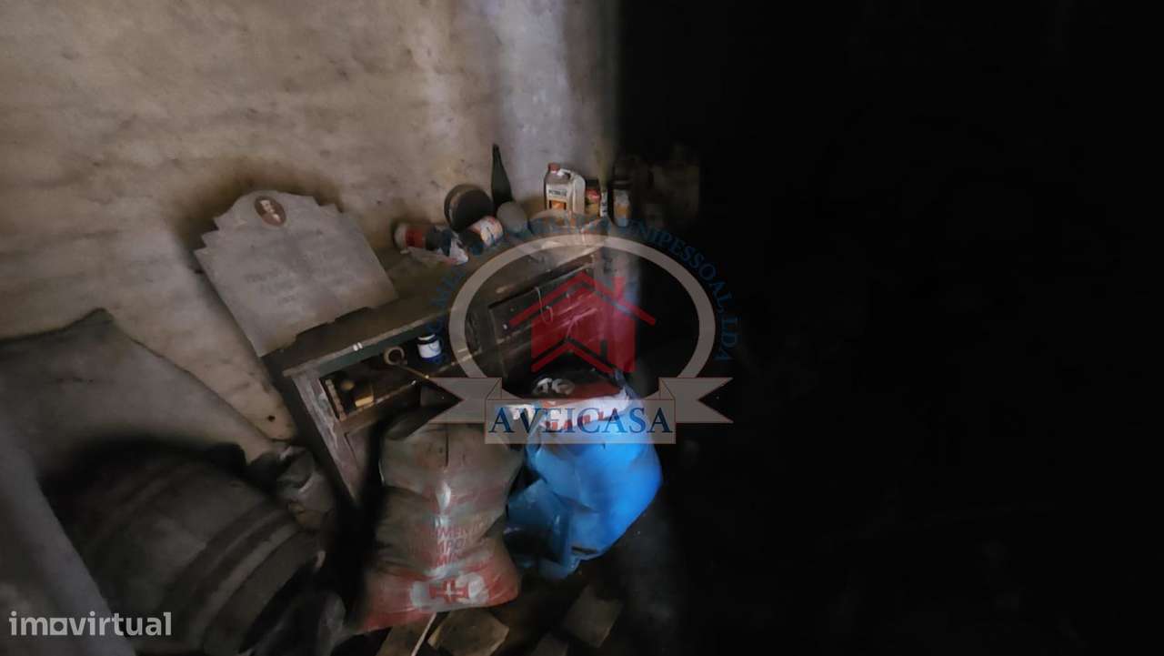 CASA GANDARESA EM VERDEMILHO PARA RECUPERAR-42