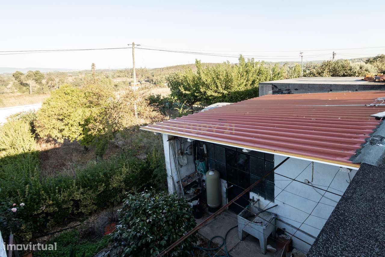Moradia T5 com Garagem e Espaço Exterior | Atalaia-32