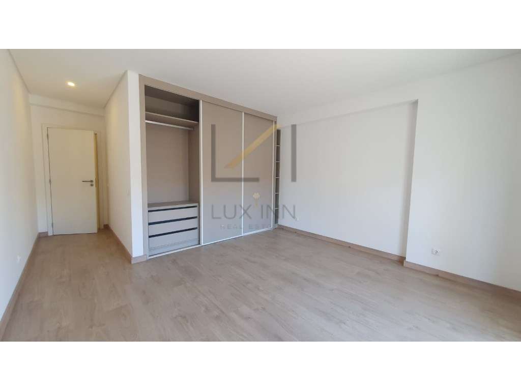 Apartamento T2, com varanda e arrecadação, Setúbal-16