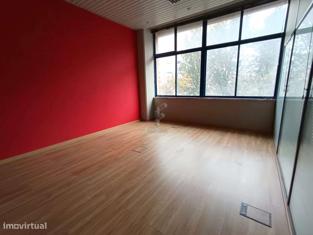 Escritório com 315 m2 no Edifício Empresarial - Grande imagem: 4/10