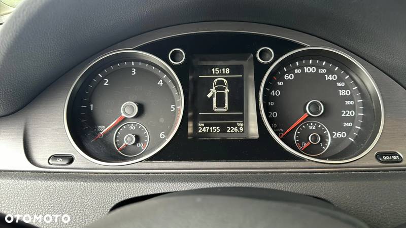 Volkswagen Passat Variant 2.0 TDI DPF Highline - 13