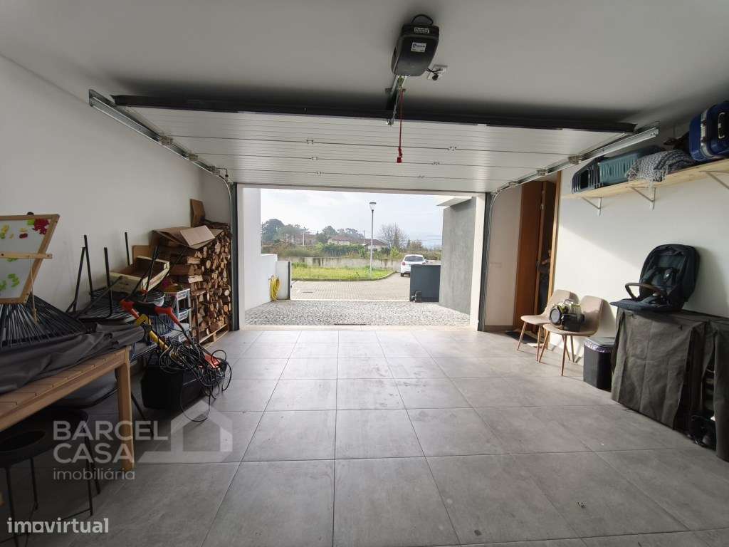 Oportunidade Única: Moradia T3 Térrea Semi-Nova em Manhente!-20