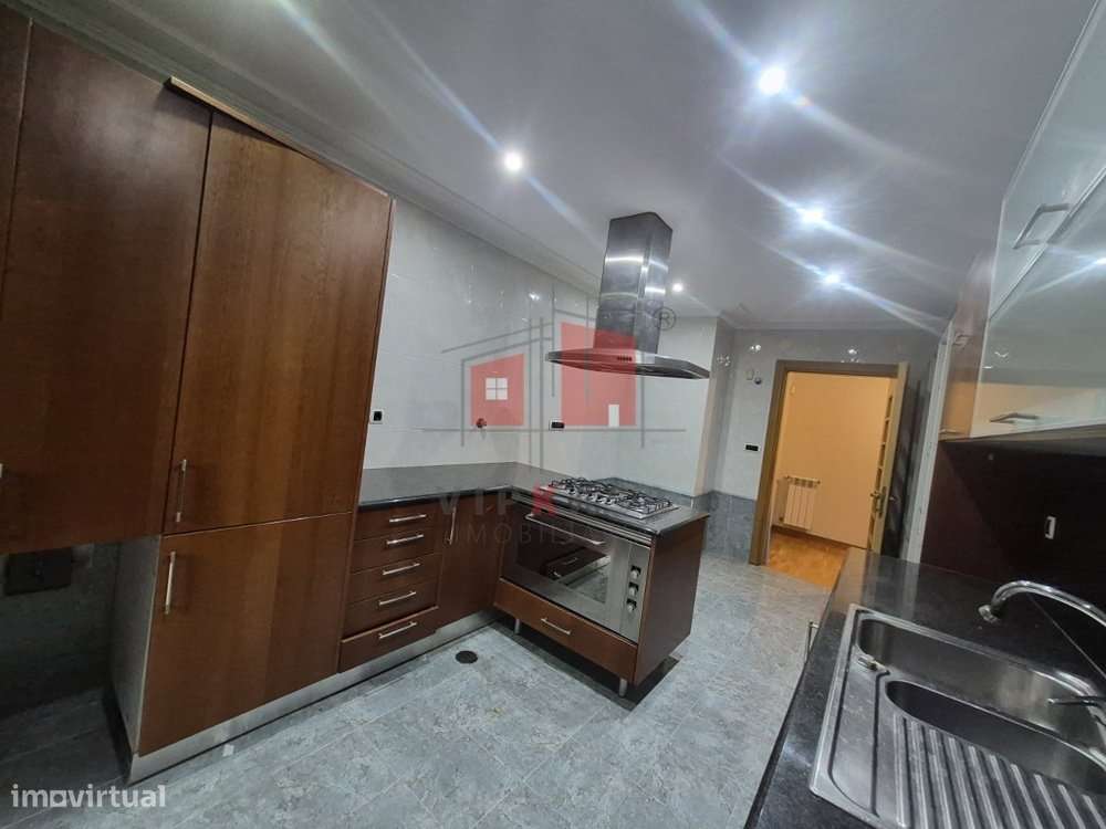 Apartamento T2 em Vila Franca de Xira-11