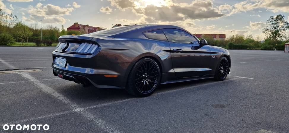 Ford Mustang 5.0 V8 GT - 5