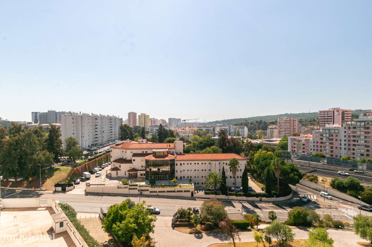 T3 nas Laranjeiras com Parqueamento e Arrecadação-23