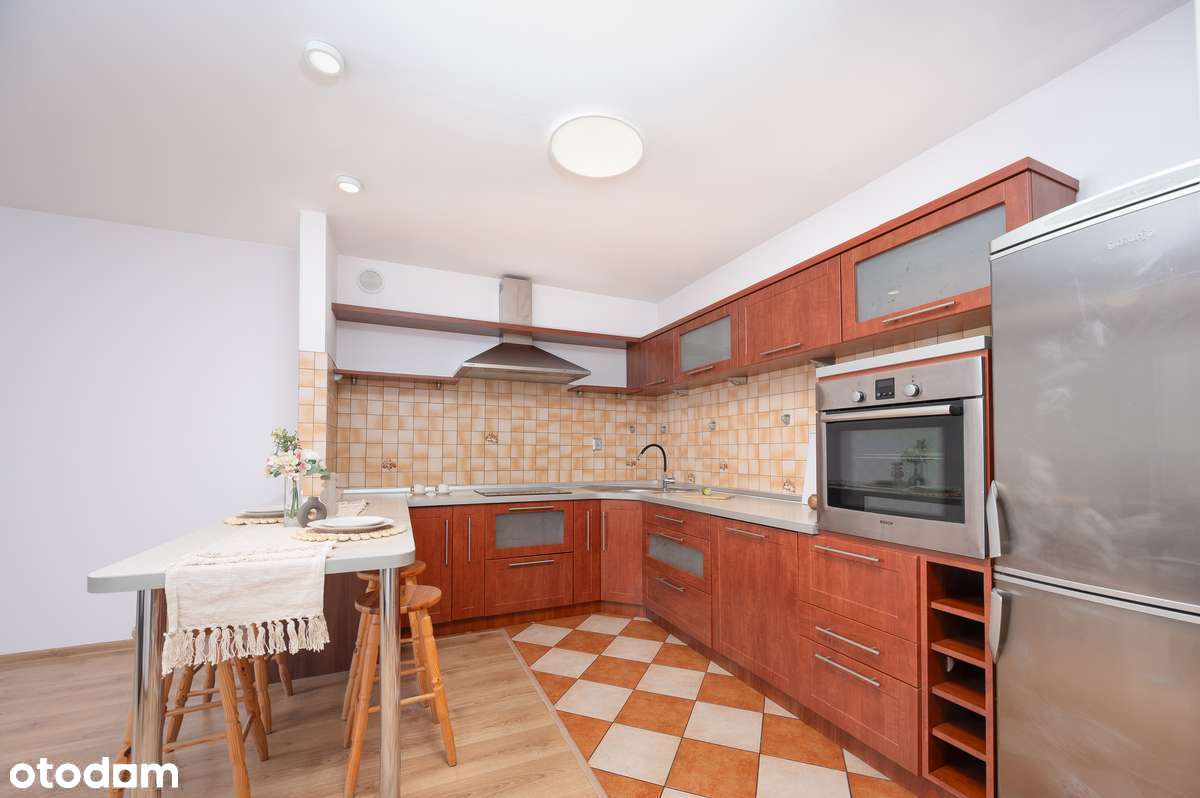 Przestronne 3 pokojowe mieszkanie na sprzedaż-1