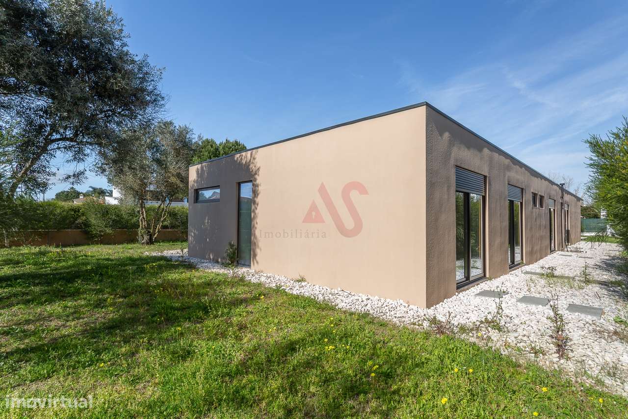 Moradia Térrea T4+1 de Luxo com Jardim e Piscina no Golfo do Montado e - Grande imagem: 2/49