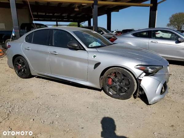 Alfa Romeo Giulia 2.9 Bi Turbo V6 Quadrifoglio - 4