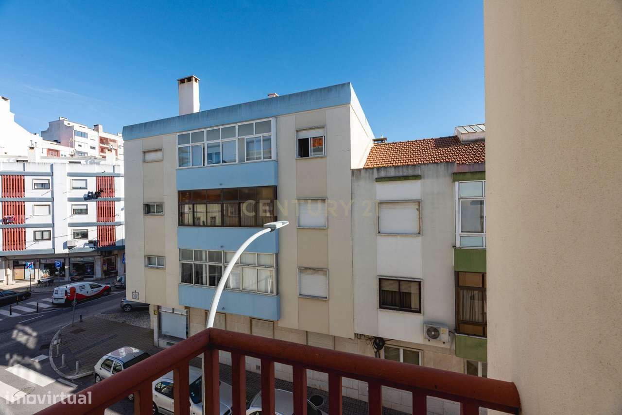 Apartamento T2 Renovado  na venda Nova -  Amadora-13