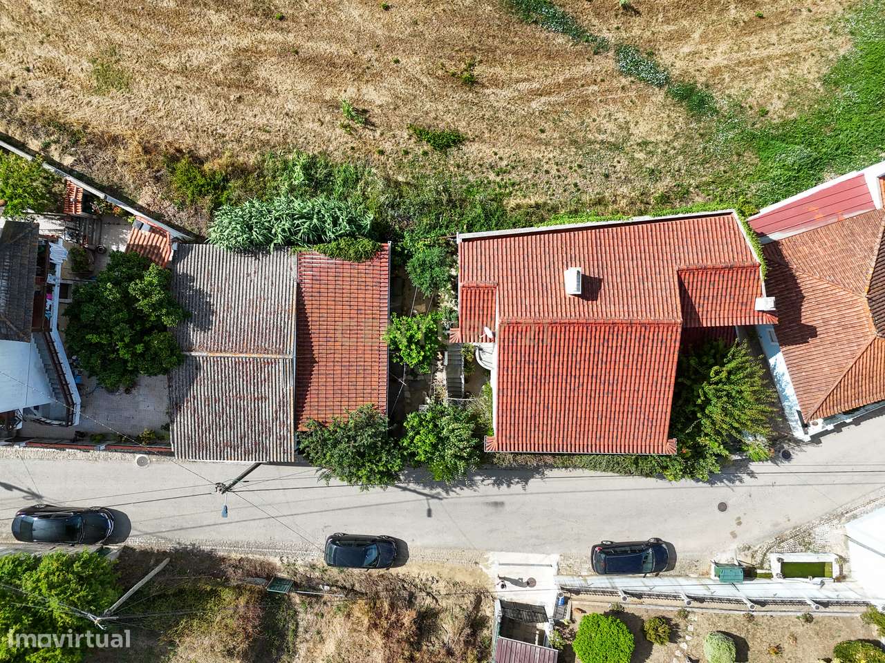Moradia T4 com Espaço Exterior e Garagem na Aldeia Gavinha-23