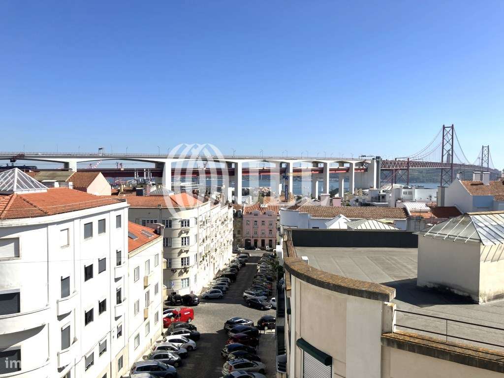 Apartamento T2, com varanda, em Alcântara - Grande imagem: 4/24