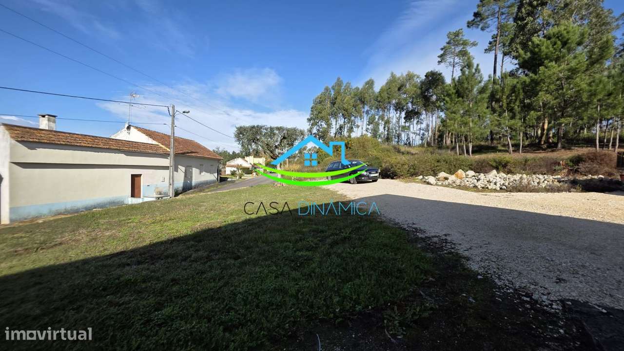 Casa com 2853 m2 de terreno com poço - Grande imagem: 4/36