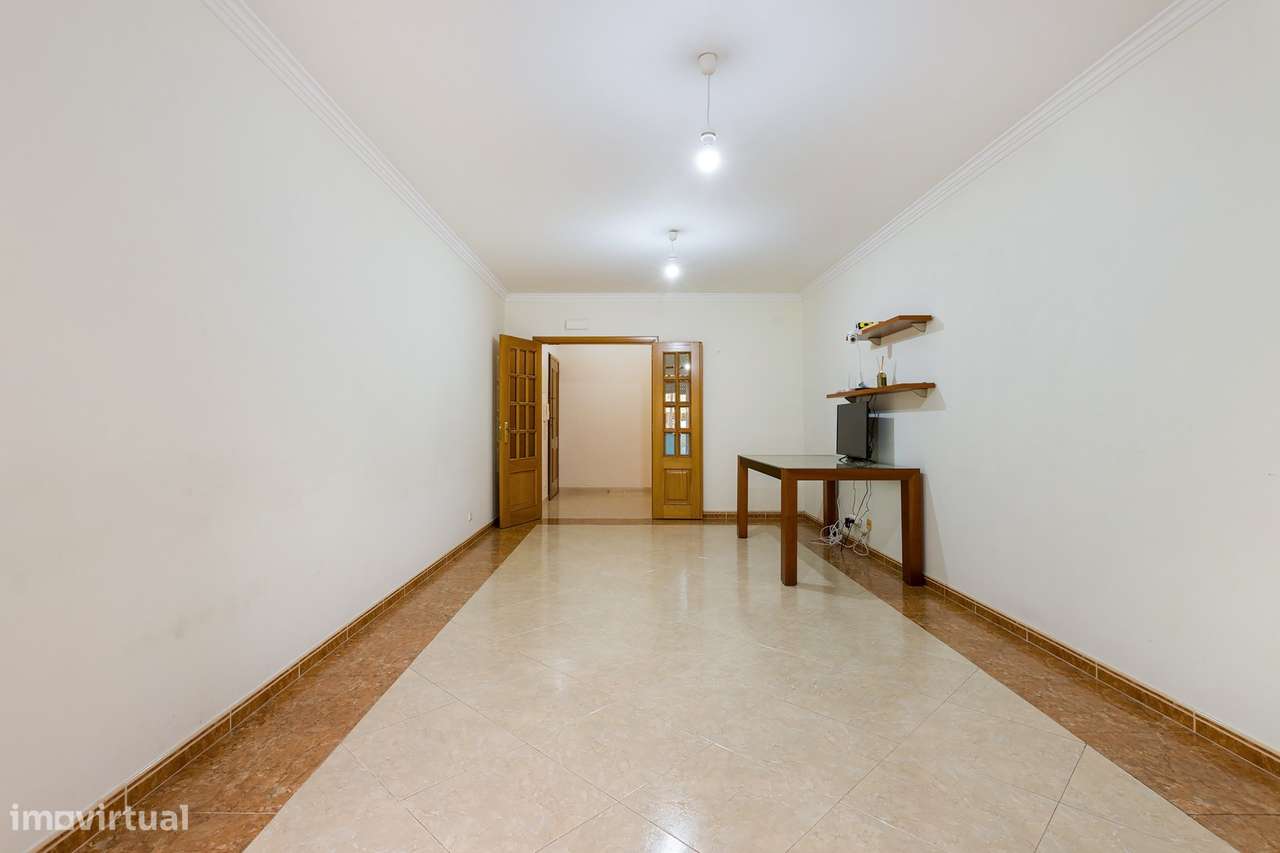 T3 com óptimas áreas e 1 Lugar de garagem, na II Fase Quinta da Piedad-19