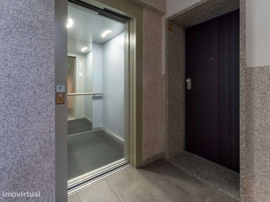 Apartamento T4 com Vista Mar, Terraço e Garagem na Nazaré-24