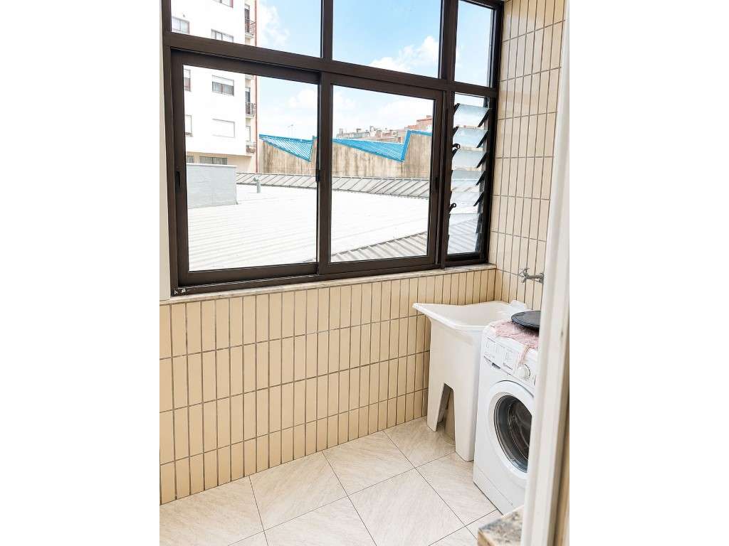 Apartamento T3 com garagem em Canidelo-12