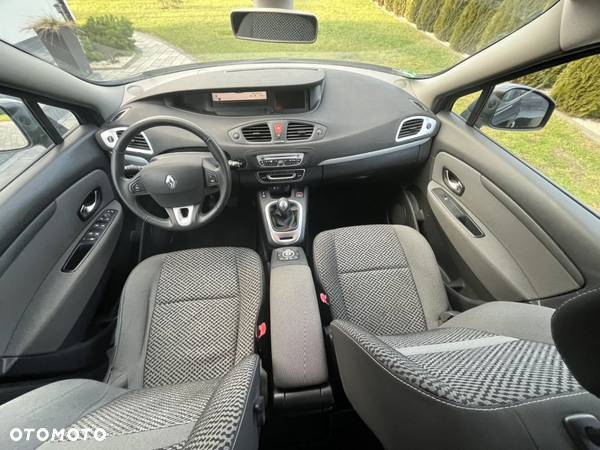 Renault Grand Scenic - 16