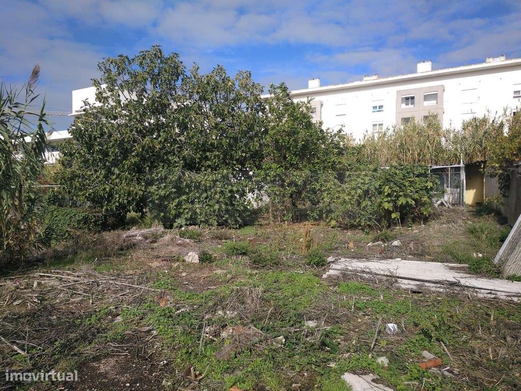 Vende-se Terreno Urbano na Ajuda - Lisboa - Grande imagem: 5/6