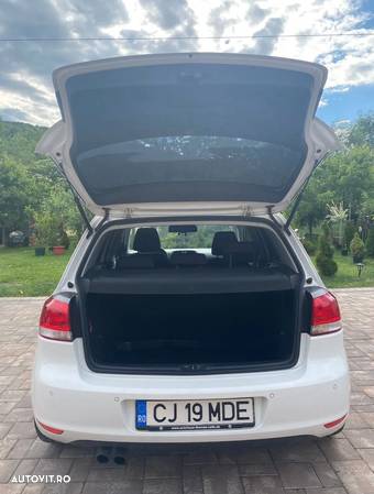 Volkswagen Golf - 6