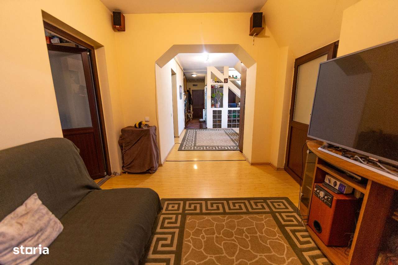 Schimb 4 camere in centrul Brasovului cu 2 camere + diferenta - Imagine principală: 5/20