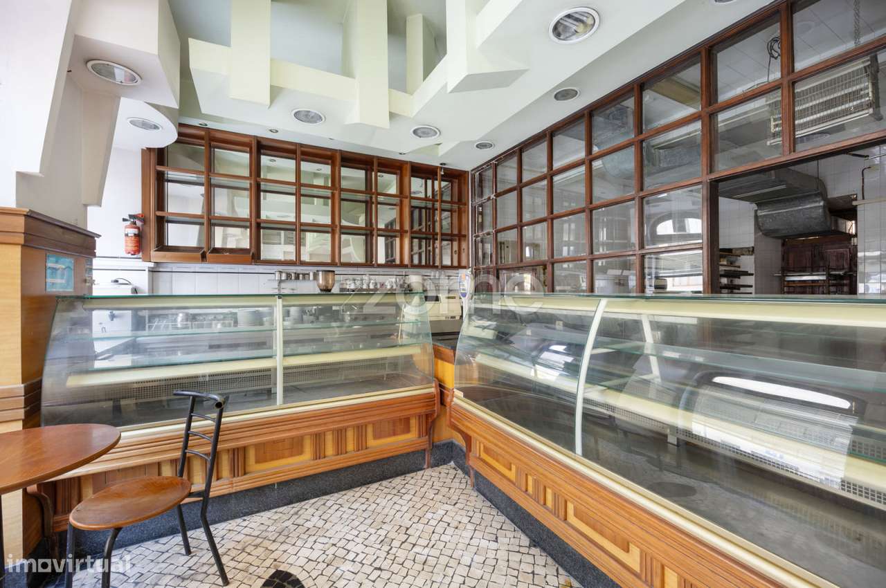 Loja perto da praia da Nazaré - Grande imagem: 3/47