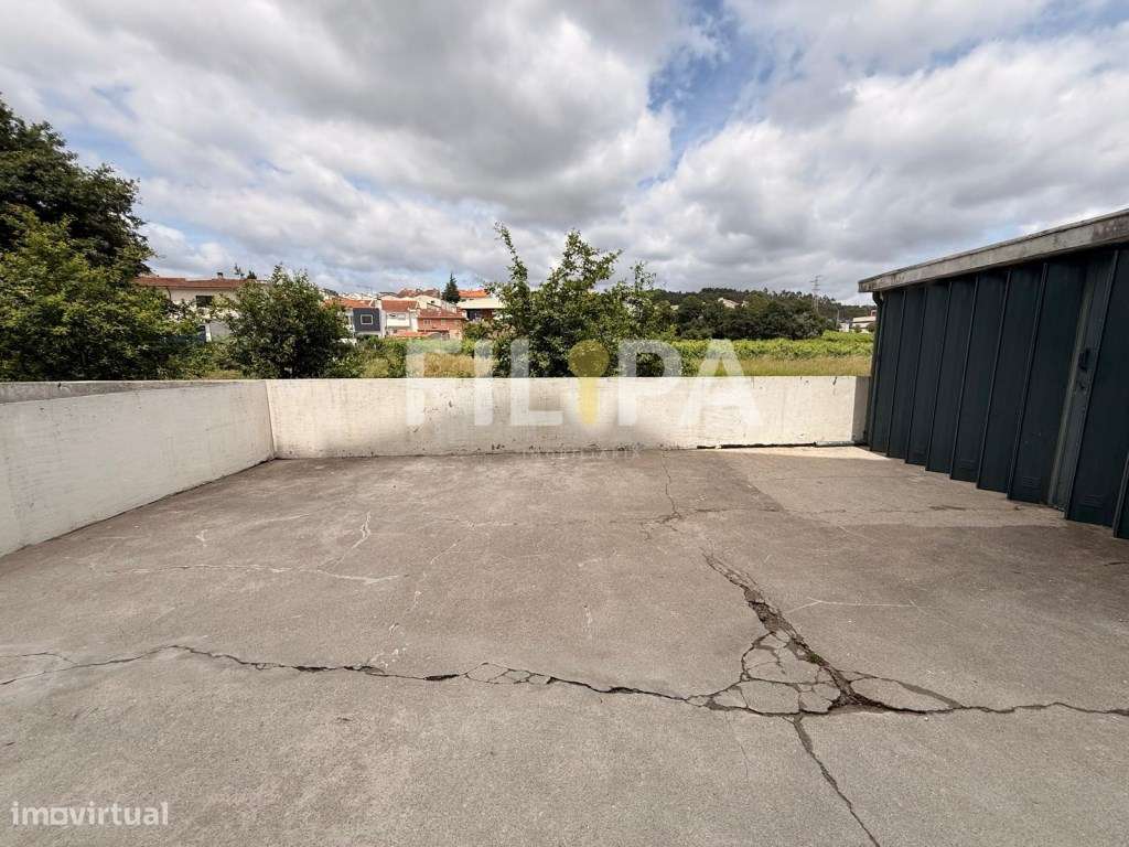 T1+1 Renovado com Terraço em Valongo-21