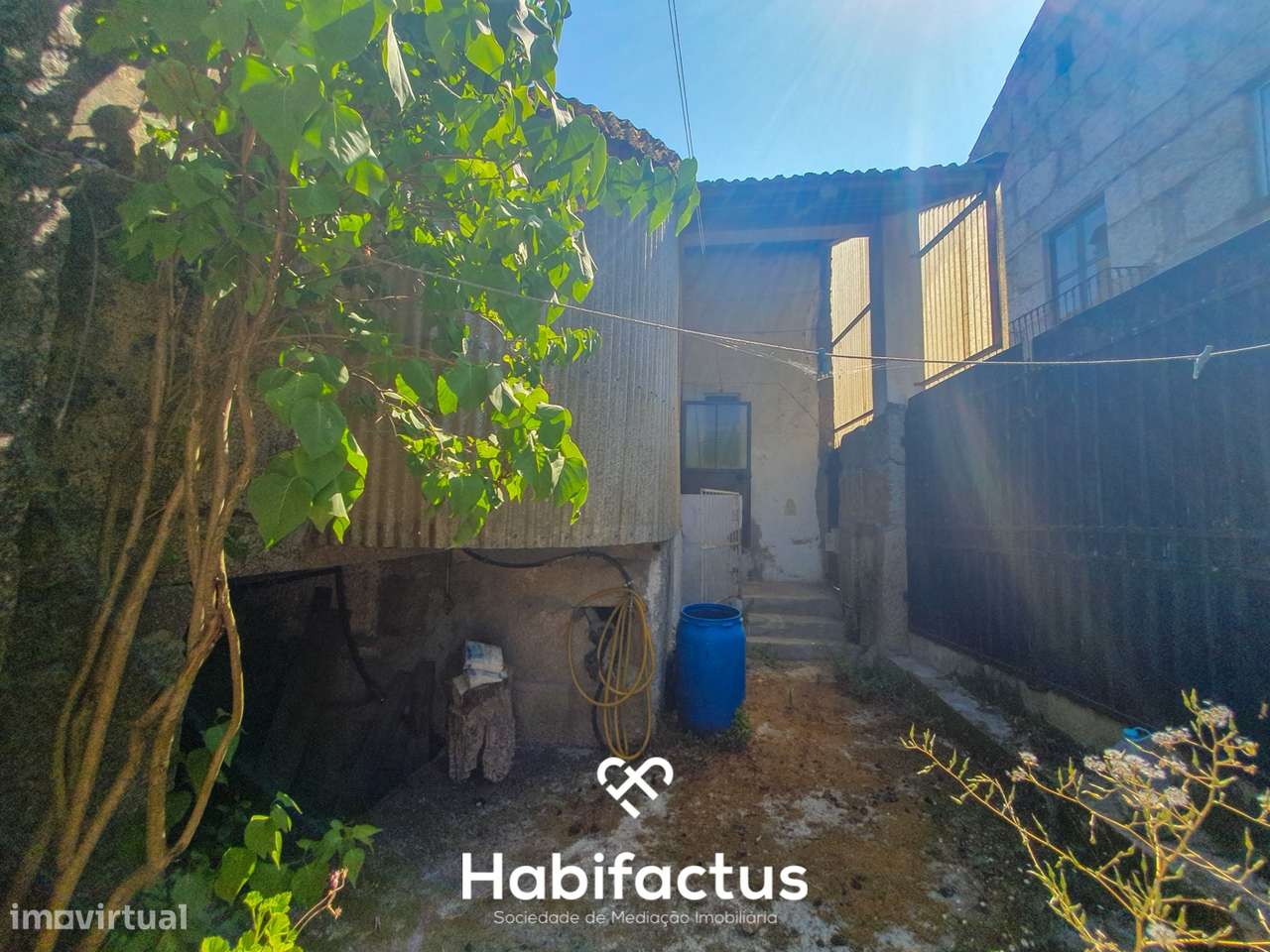 Moradia T3 à venda para Renovação em Paranhos da Beira - Seia-22