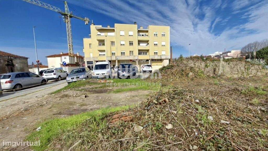 INVESTIDORES - Terreno p/ Construção no Centro de São João da Madeira-13