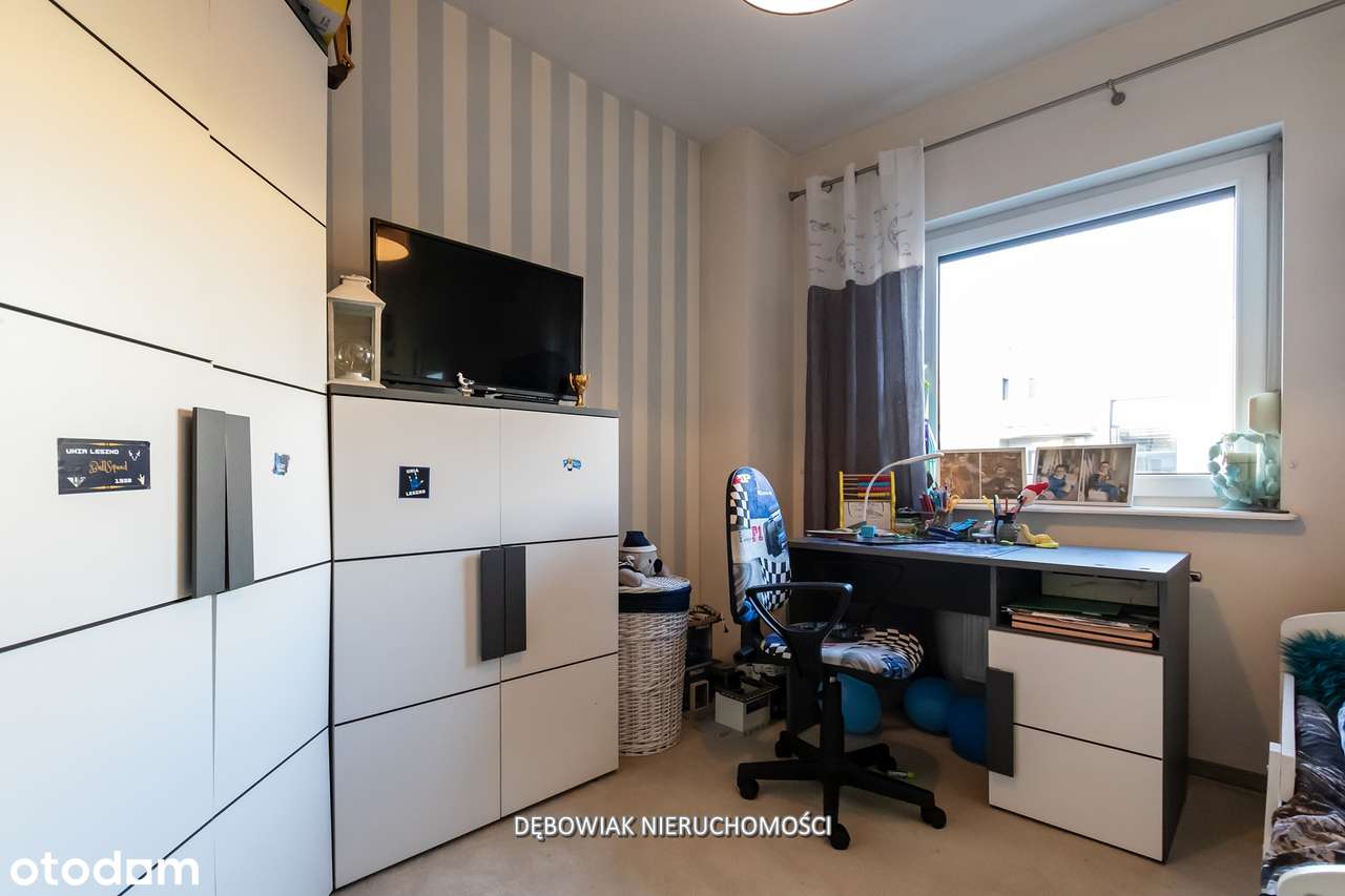 Trzypokojowe mieszkanie z balkonem-16