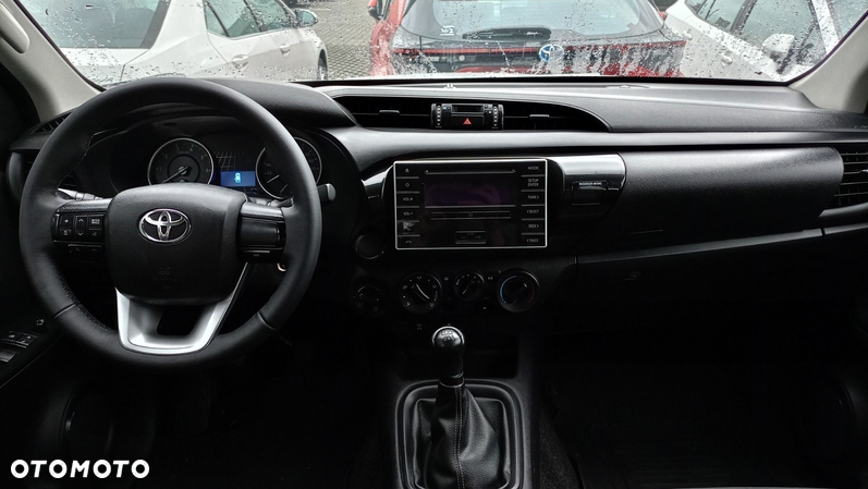 Toyota Hilux 2.4 D-4D Double Cab DLX 4x4 - 12