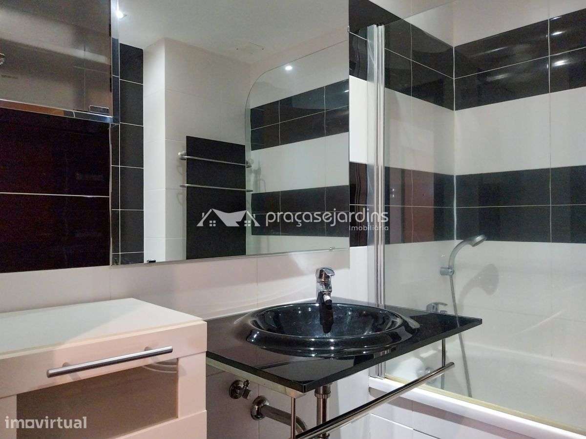 Apartamento T1 Mobilado e Equipado-8
