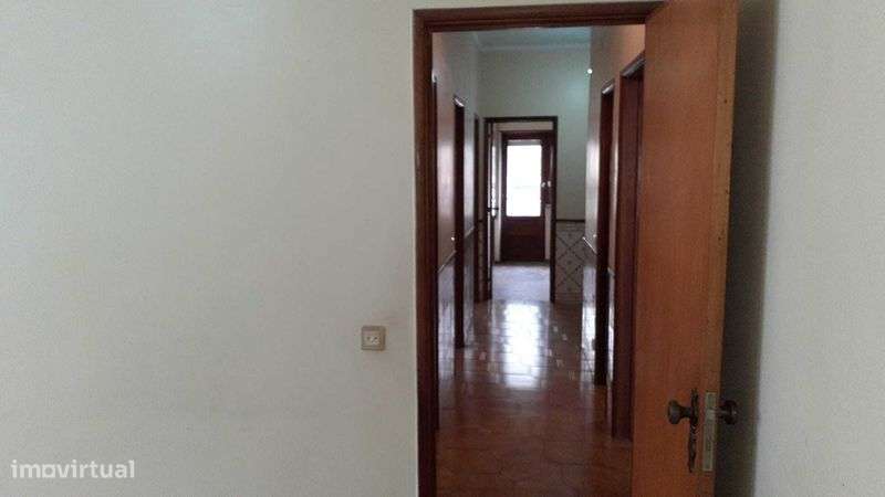 T3 localizado na Amora - Grande imagem: 5/12