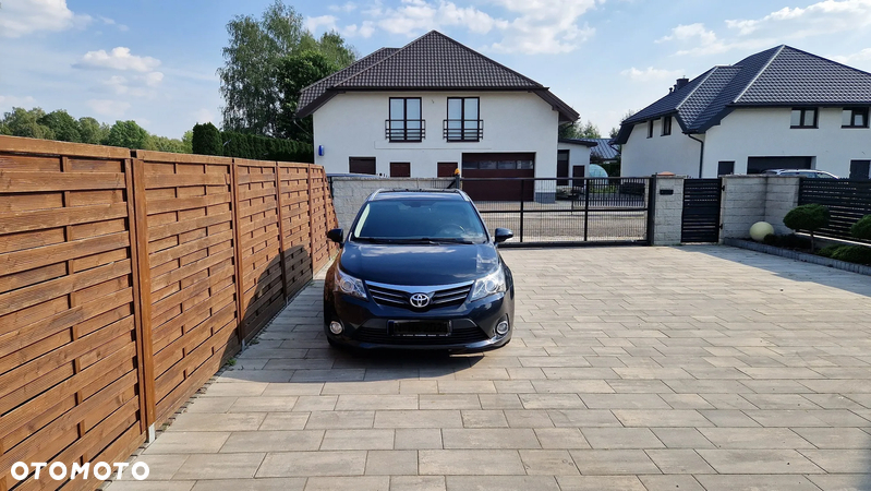 Toyota Avensis Combi 2.0 D-4D Edition - 8