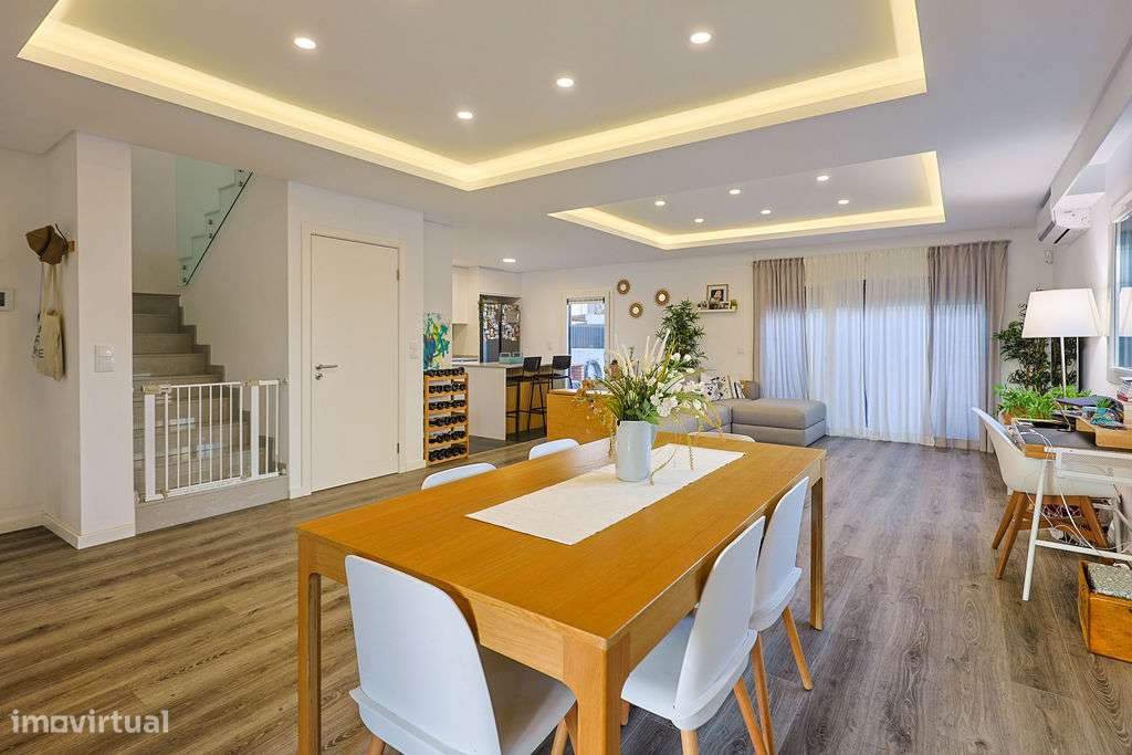 Moradia T4 com jardim, Fernão Ferro-15